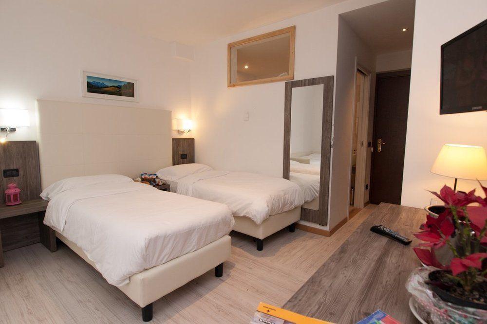 Hotel Le Soleil Challand-Saint-Anselme Eksteriør bilde